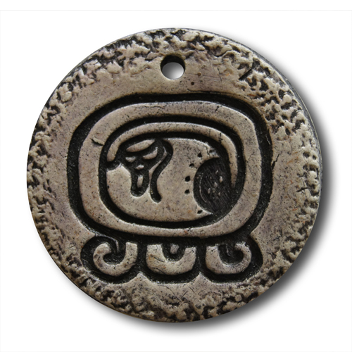 Maya glineni amulet NEVIHTA